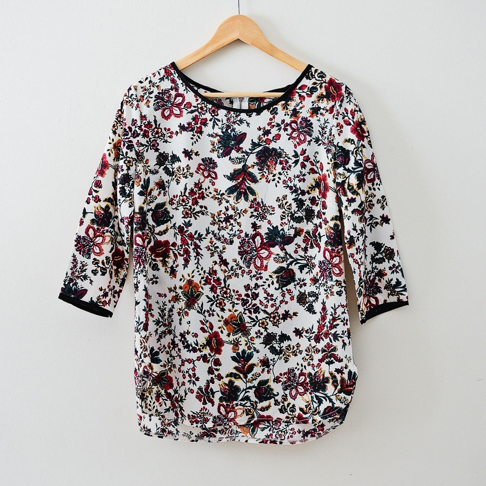 Floral Blouse with Zipper